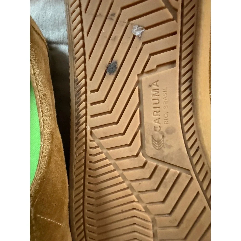 Cariuma Low Top Sneakers Unisex 11.5/13‎ Tan Suede Casual Comfort Sustainable